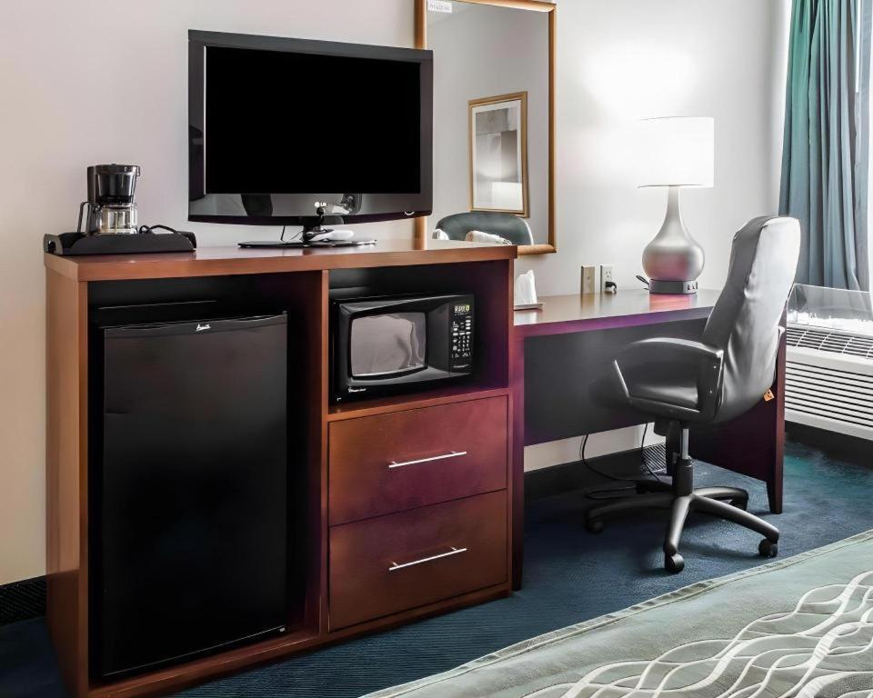Quality Inn Waynesburg Экстерьер фото