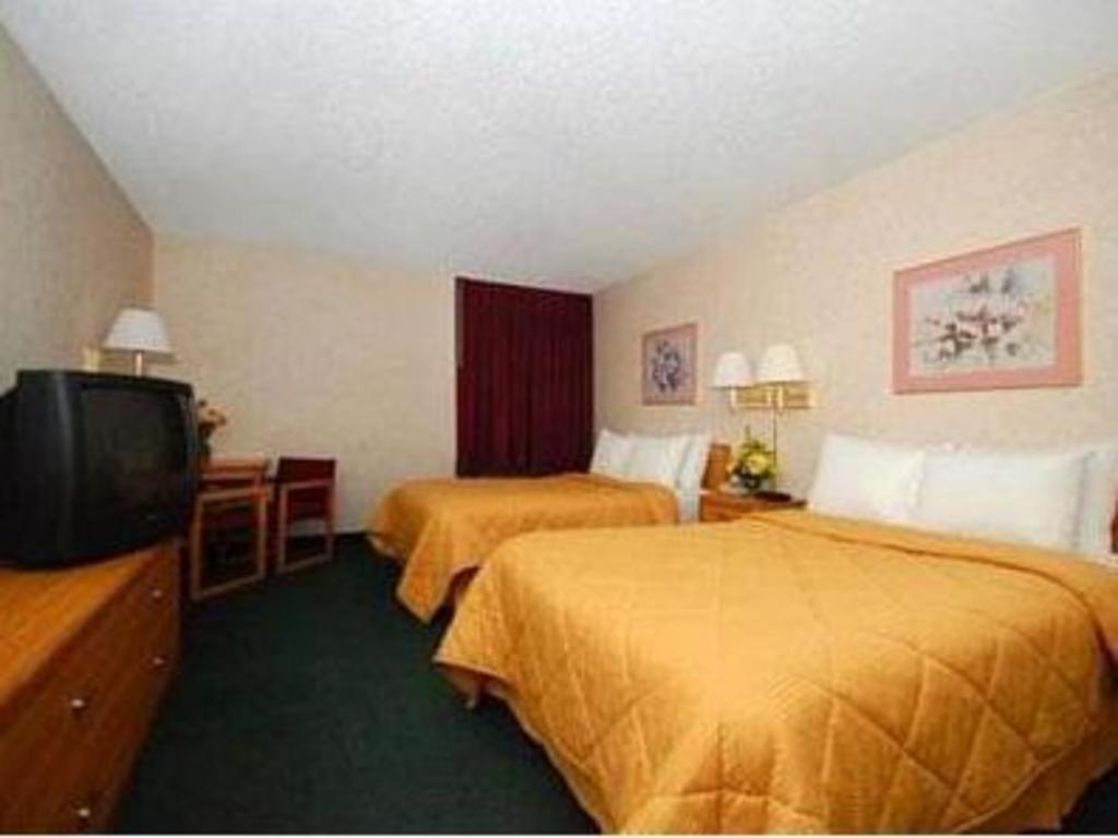 Quality Inn Waynesburg Экстерьер фото