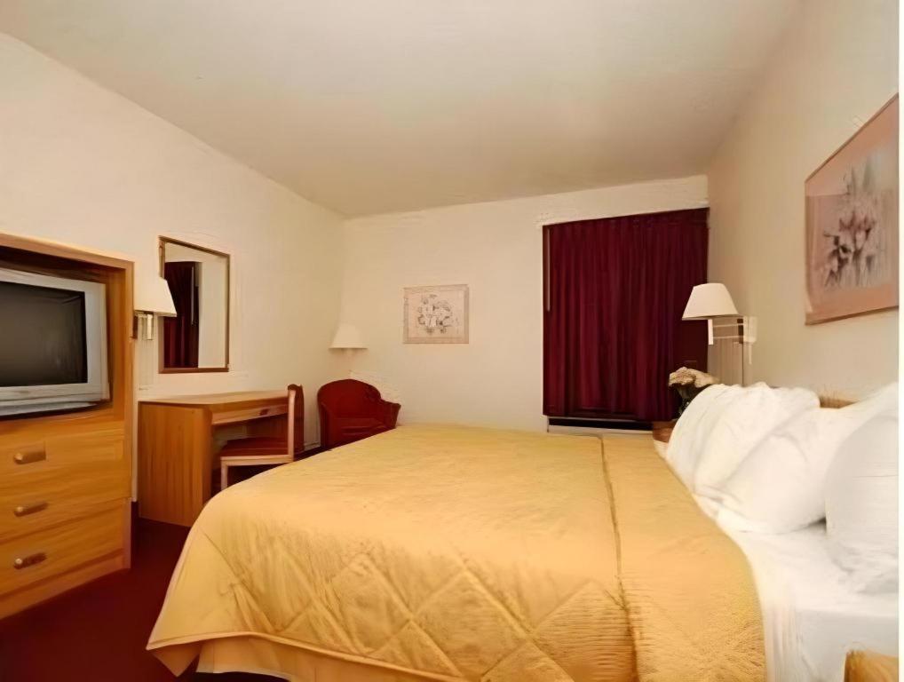 Quality Inn Waynesburg Экстерьер фото