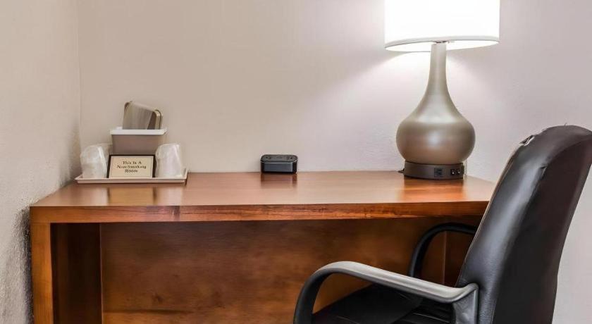 Quality Inn Waynesburg Экстерьер фото