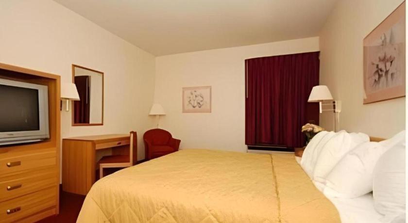 Quality Inn Waynesburg Экстерьер фото