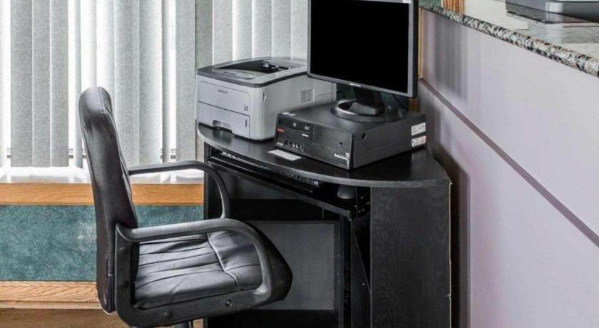 Quality Inn Waynesburg Экстерьер фото